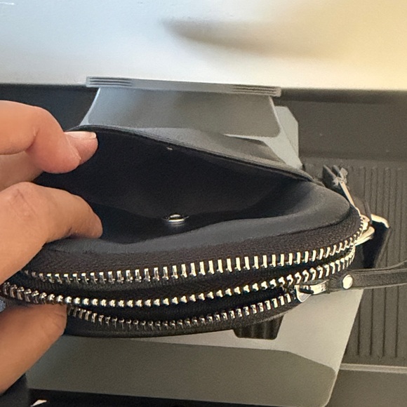 Crossbody Bag (Madden Girl, Black)🖤 - Picture 7 of 8